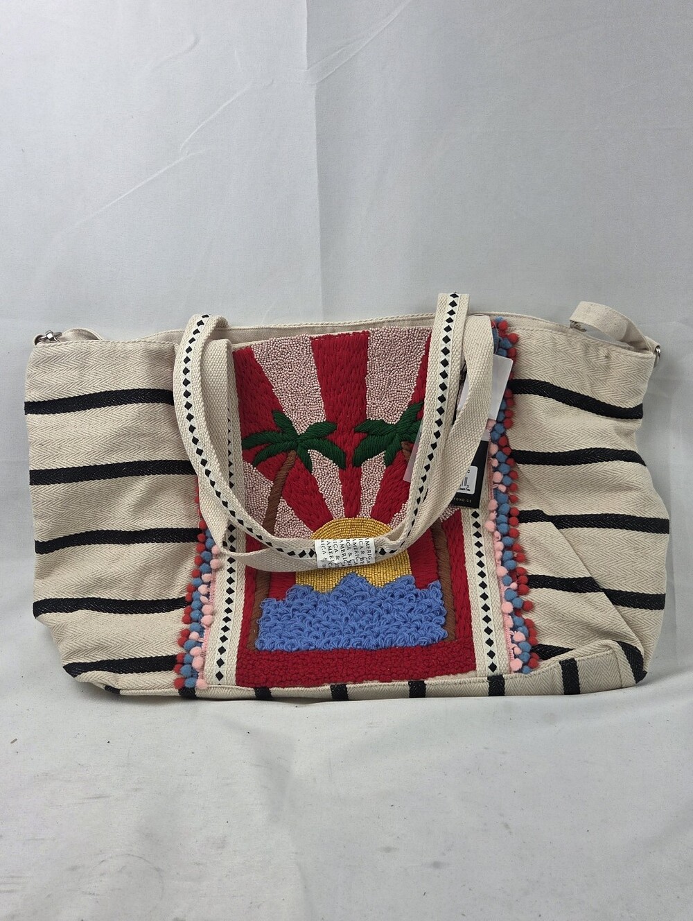 America & Beyond tote Tropical Sunrise With Palm Tree